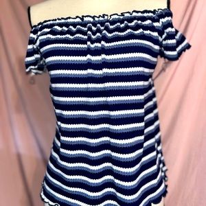 ☀️ 🔴 ⭐️ Medium slight crop top